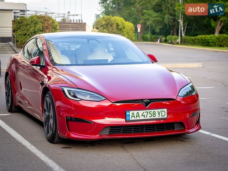Лифтбек Tesla Model S 2022 в Киеве