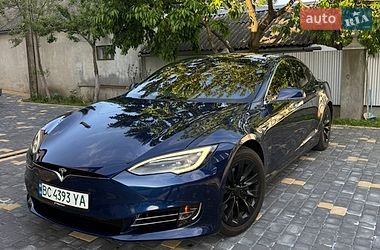 Лифтбек Tesla Model S 2017 в Коломые