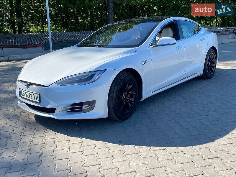 Ліфтбек Tesla Model S 2018 в Вінниці