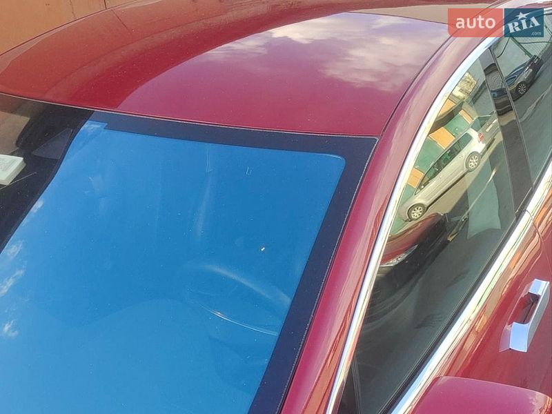 Лифтбек Tesla Model S 2015 в Киеве
