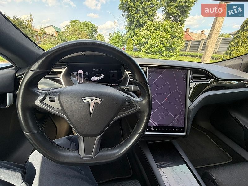 Лифтбек Tesla Model S 2018 в Черкассах