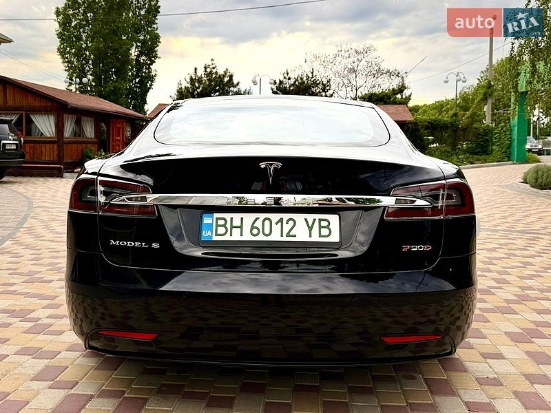 Лифтбек Tesla Model S 2016 в Одессе