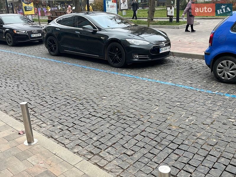 Лифтбек Tesla Model S 2013 в Тернополе фото 21 Лифтбек Tesla Model S 2013 в Тернополе