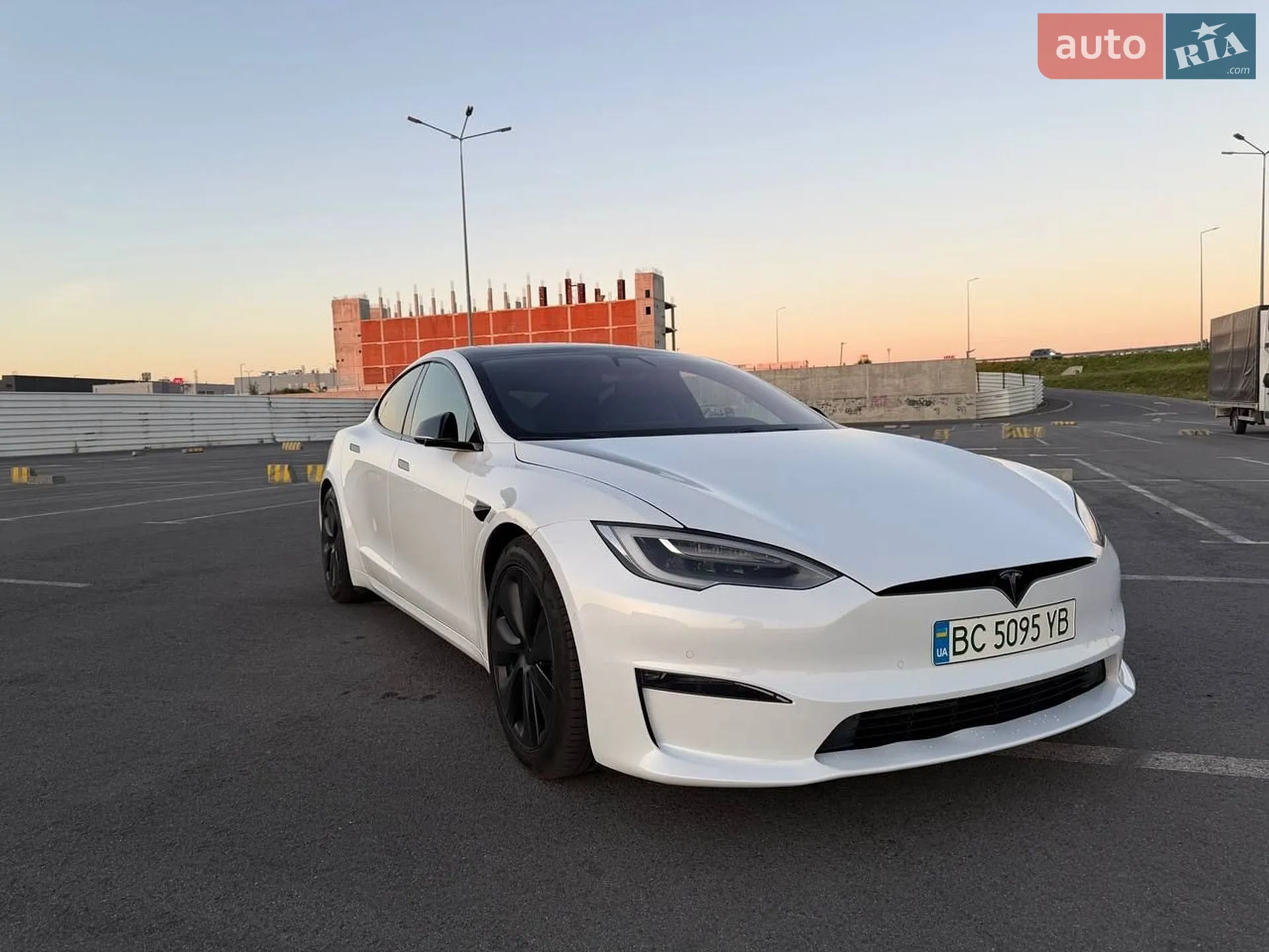 2021 Tesla Model S - фото 1