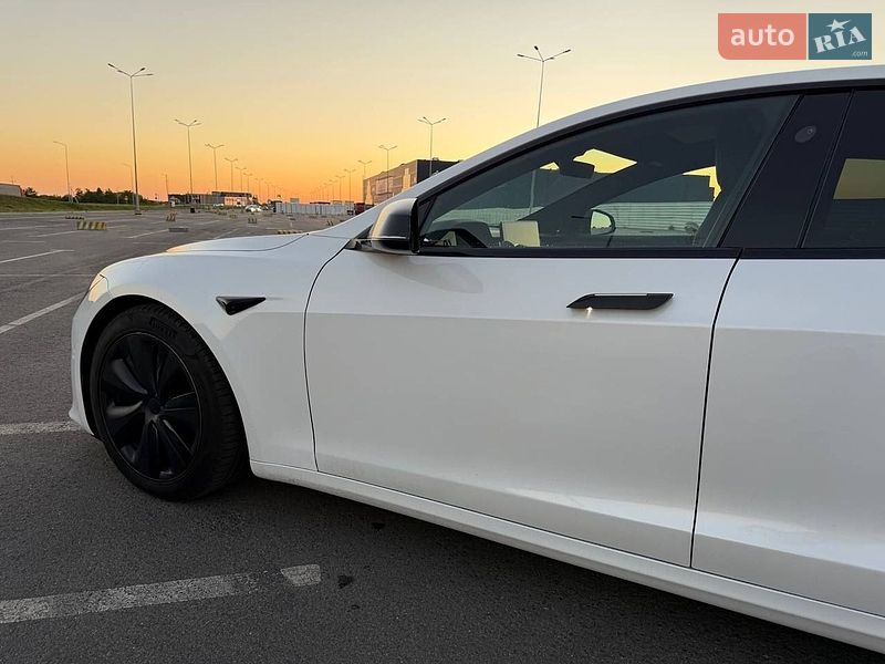 Ліфтбек Tesla Model S 2021 в Львові