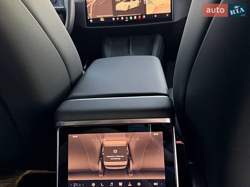 Ліфтбек Tesla Model S 2021 в Львові