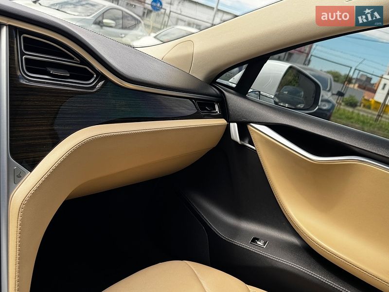 Ліфтбек Tesla Model S 2015 в Луцьку фото 26 Ліфтбек Tesla Model S 2015 в Луцьку