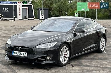 Ліфтбек Tesla Model S 2016 в Києві