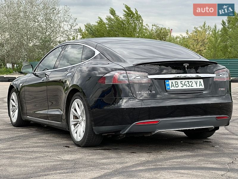 Ліфтбек Tesla Model S 2016 в Києві