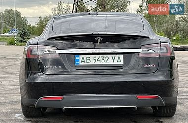 Ліфтбек Tesla Model S 2016 в Києві