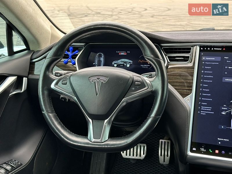 Ліфтбек Tesla Model S 2016 в Києві