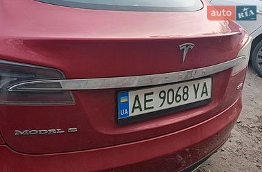 Лифтбек Tesla Model S 2015 в Кривом Роге