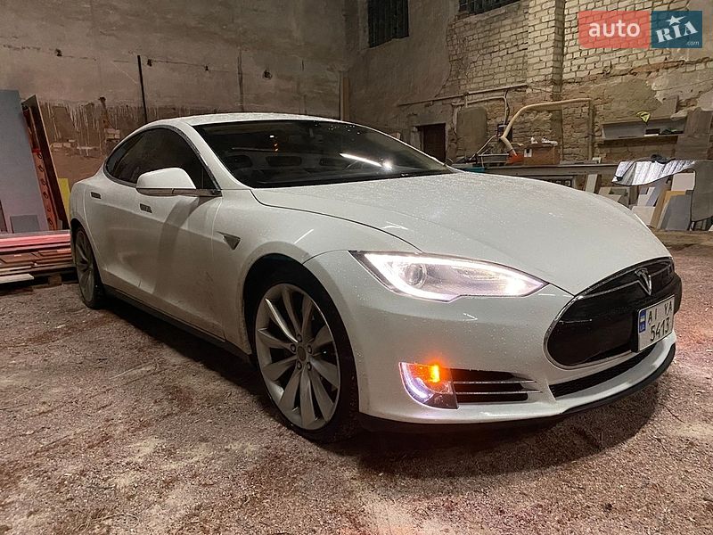 Лифтбек Tesla Model S 2012 в Овруче