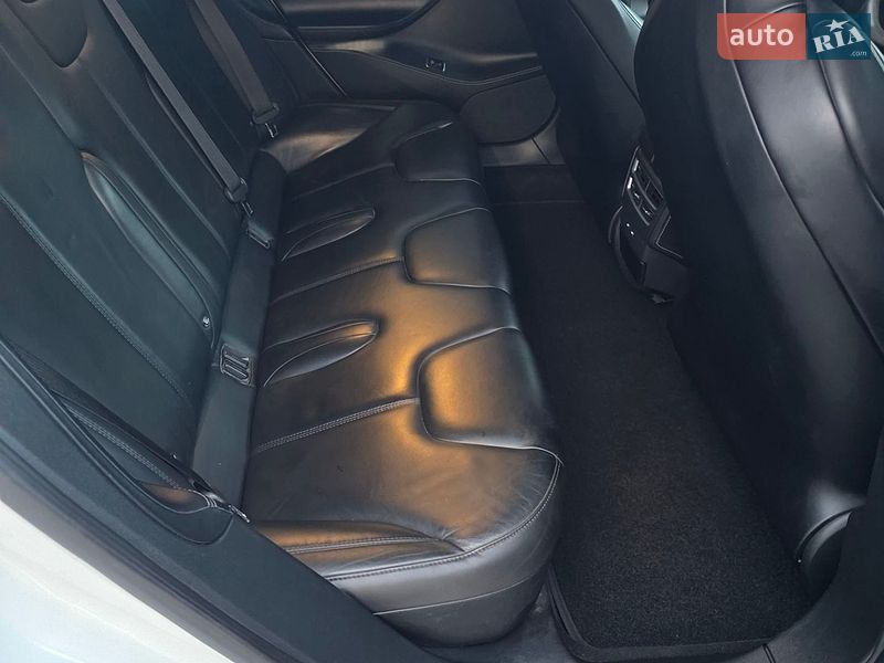Ліфтбек Tesla Model S 2017 в Києві