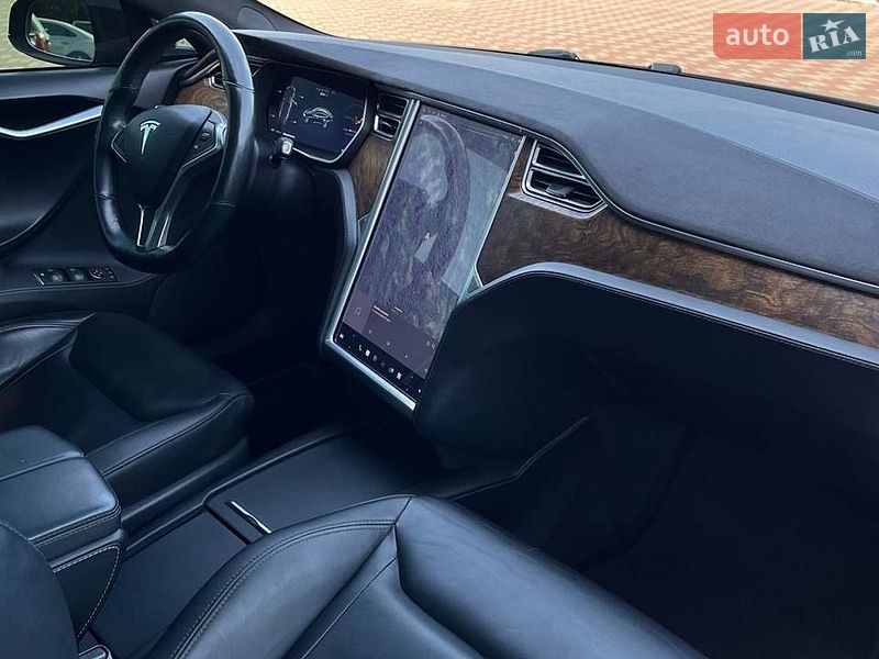 Ліфтбек Tesla Model S 2016 в Запоріжжі фото 18 Ліфтбек Tesla Model S 2016 в Запоріжжі