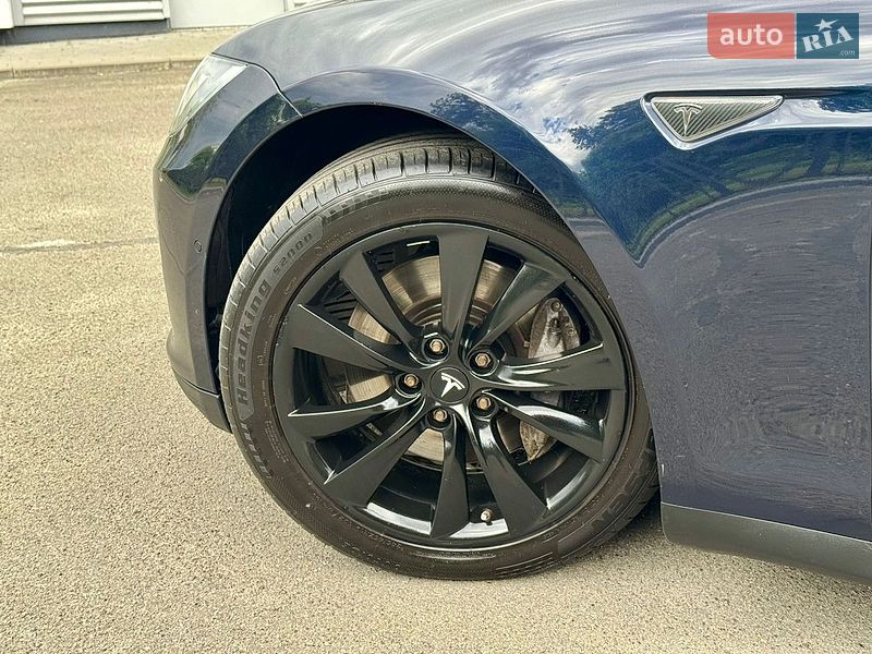 Лифтбек Tesla Model S 2014 в Буче