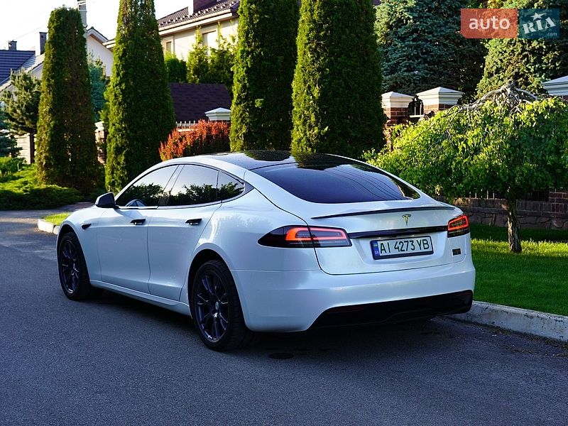 Лифтбек Tesla Model S 2022 в Киеве