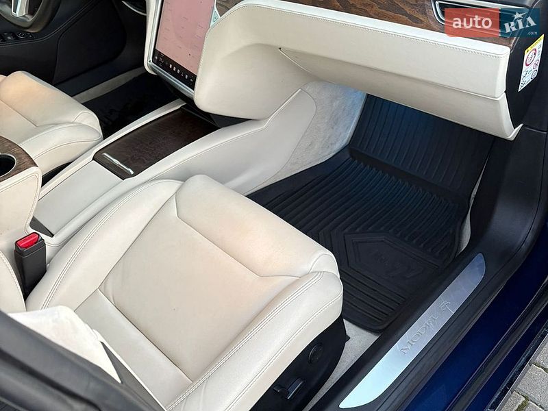Ліфтбек Tesla Model S 2018 в Рівному