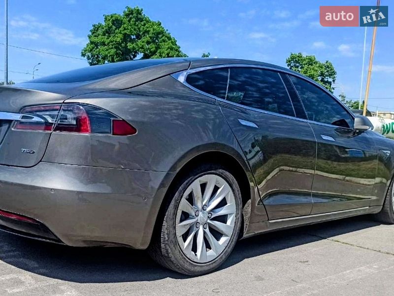 Лифтбек Tesla Model S 2016 в Харькове