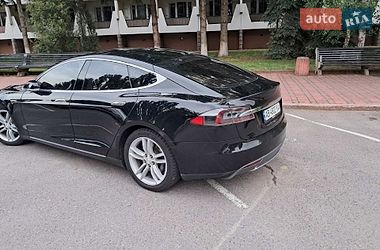 Ліфтбек Tesla Model S 2015 в Вінниці