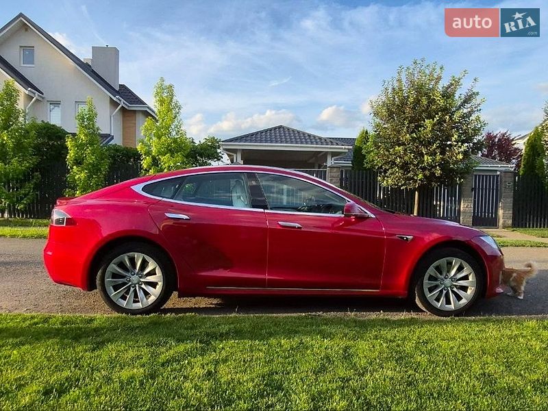 Ліфтбек Tesla Model S 2017 в Києві