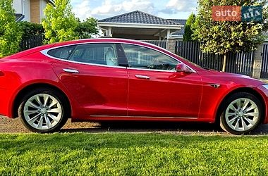 Лифтбек Tesla Model S 2017 в Киеве