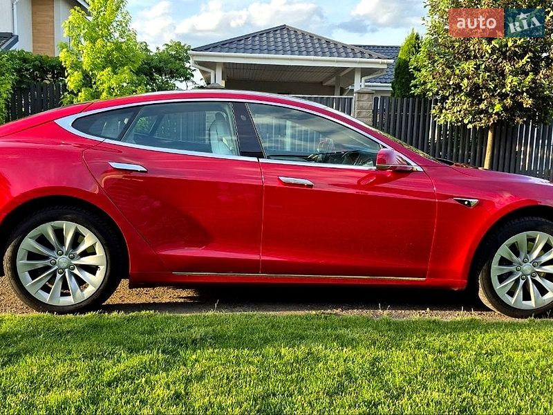 Tesla Model S 2017