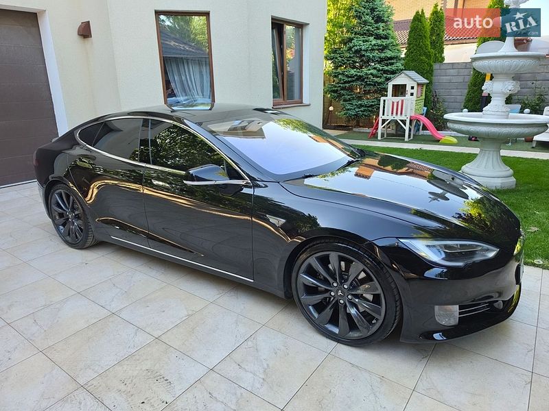 Лифтбек Tesla Model S 2013 в Одессе