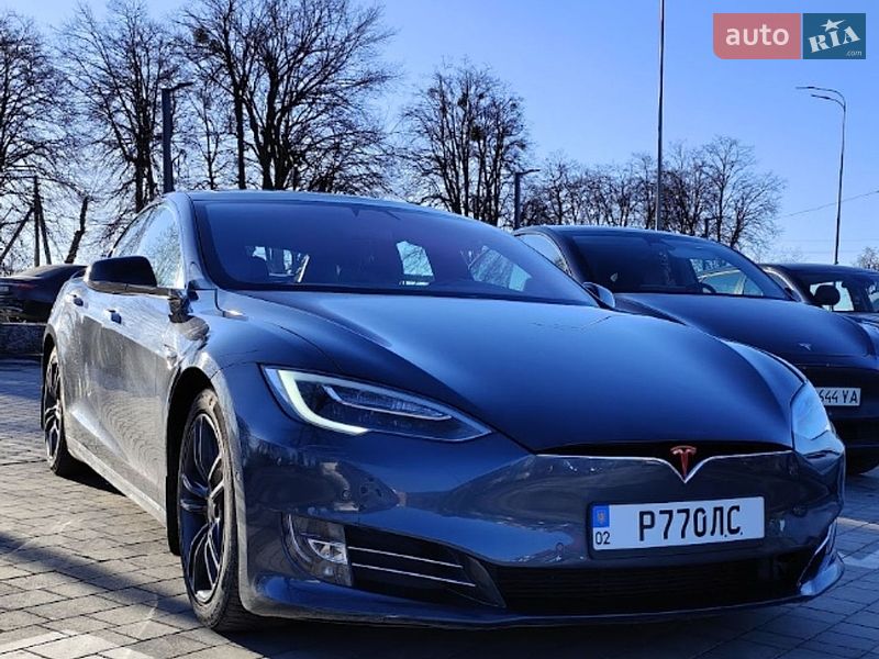 Tesla Model S 2016