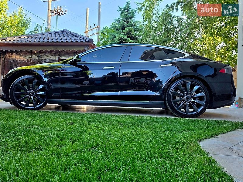 Лифтбек Tesla Model S 2013 в Одессе