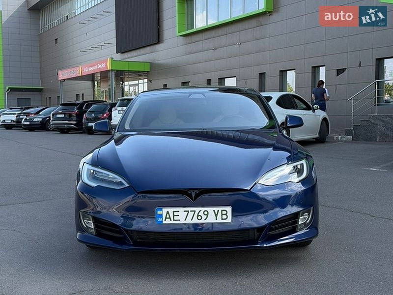 Лифтбек Tesla Model S 2018 в Кривом Роге