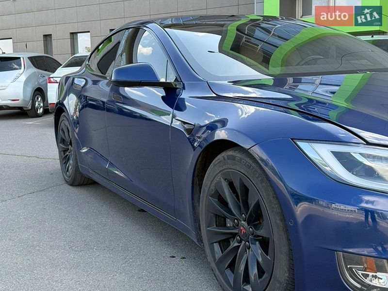 Лифтбек Tesla Model S 2018 в Кривом Роге