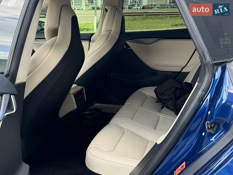Лифтбек Tesla Model S 2018 в Кривом Роге