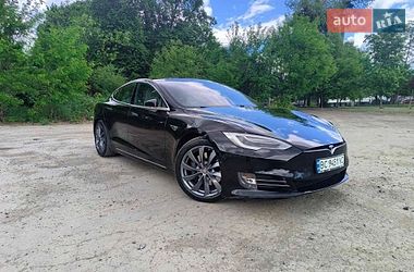Ліфтбек Tesla Model S 2016 в Львові