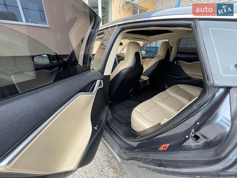 Лифтбек Tesla Model S 2015 в Чернигове фото 10 Лифтбек Tesla Model S 2015 в Чернигове