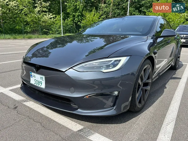 Tesla Model S 2021
