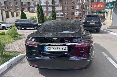 Лифтбек Tesla Model S 2017 в Киеве