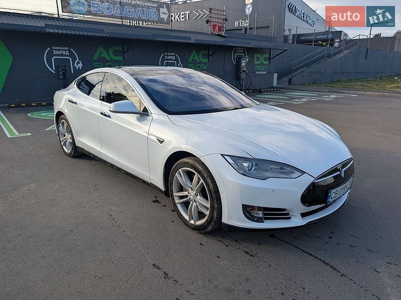 Лифтбек Tesla Model S 2014 в Чернигове фото 5 Лифтбек Tesla Model S 2014 в Чернигове