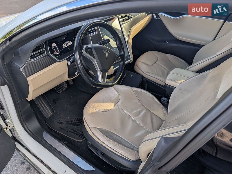 Лифтбек Tesla Model S 2014 в Чернигове фото 15 Лифтбек Tesla Model S 2014 в Чернигове