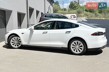 Ліфтбек Tesla Model S 2016 в Тернополі