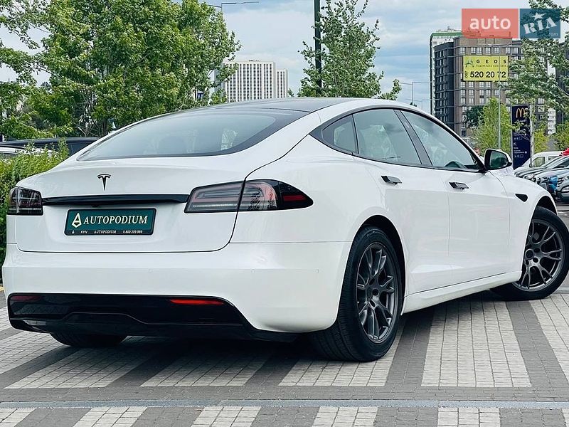 Лифтбек Tesla Model S 2022 в Киеве