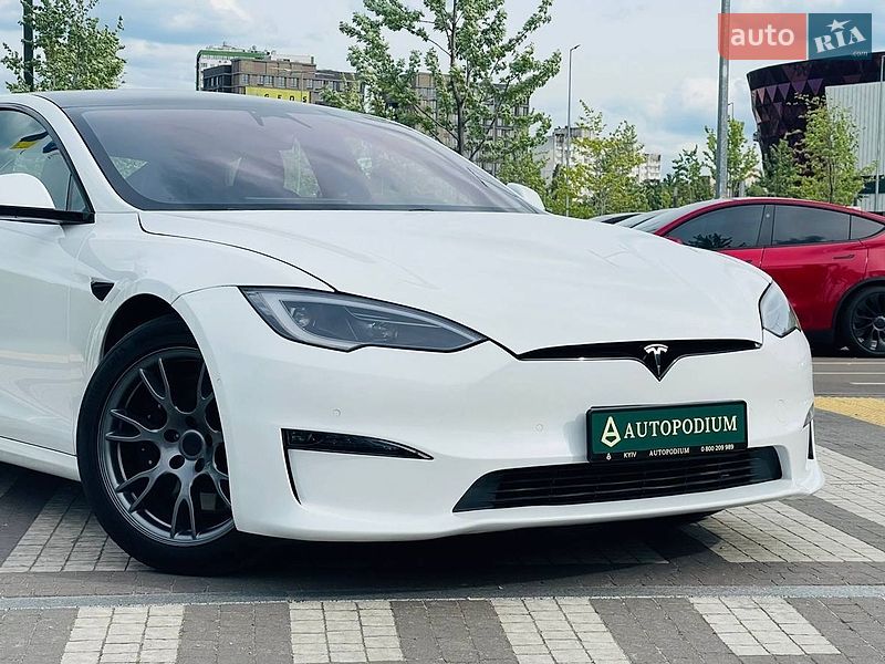 Лифтбек Tesla Model S 2022 в Киеве