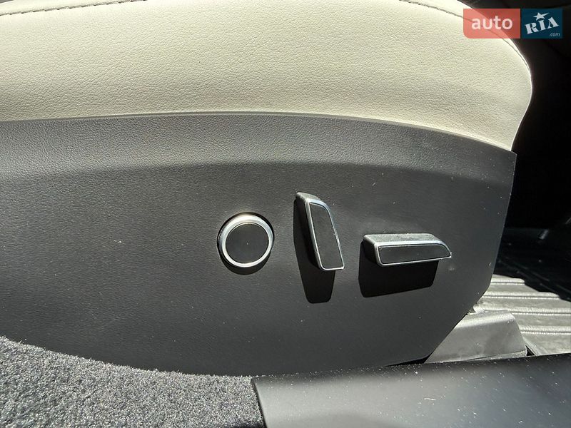 Лифтбек Tesla Model S 2023 в Стрые