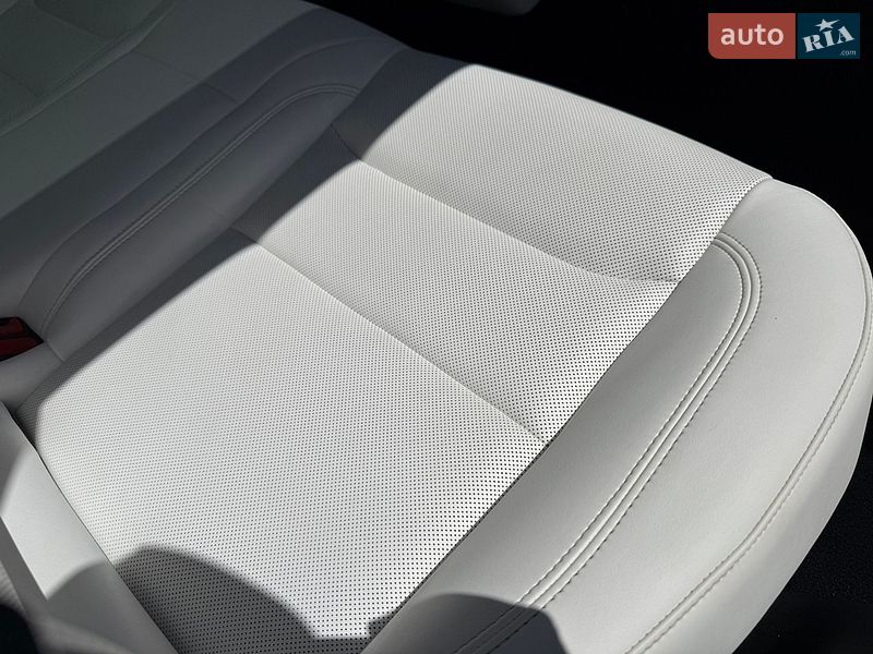 Лифтбек Tesla Model S 2023 в Стрые