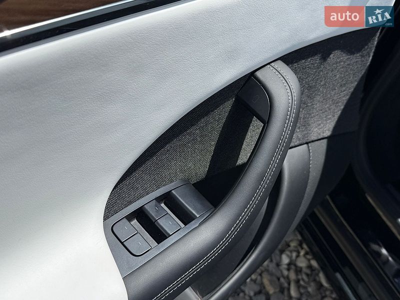 Лифтбек Tesla Model S 2023 в Стрые