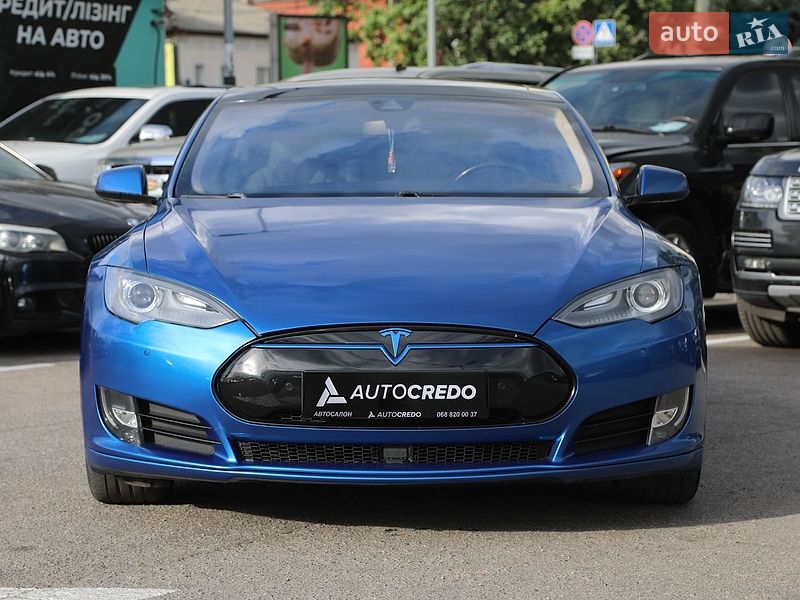 Ліфтбек Tesla Model S 2015 в Харкові