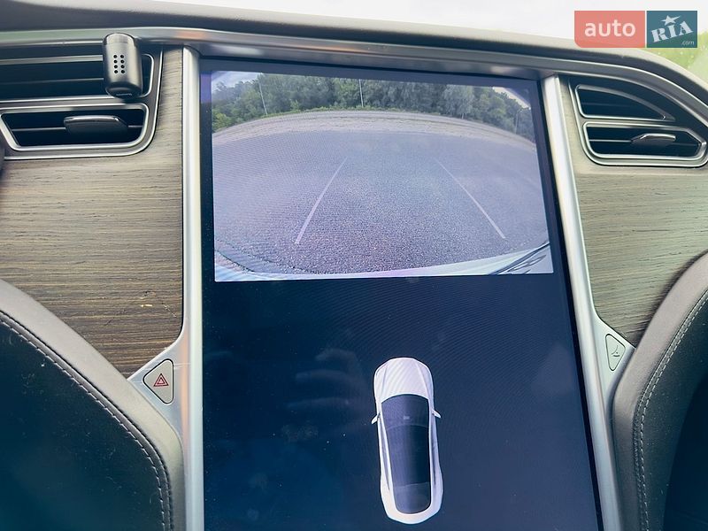 Ліфтбек Tesla Model S 2016 в Дніпрі