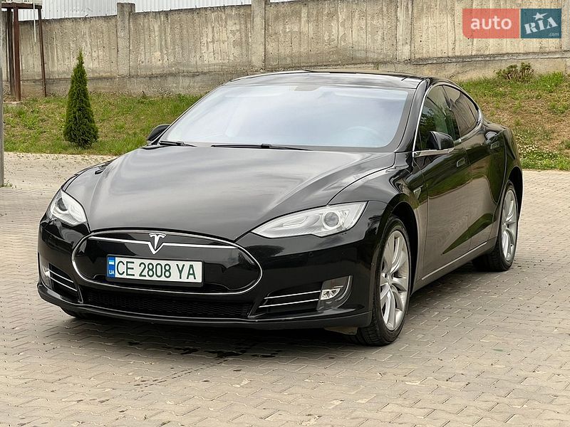 Tesla Model S 2014