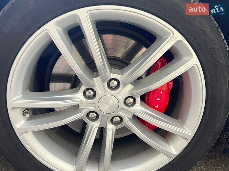 Лифтбек Tesla Model S 2015 в Виннице