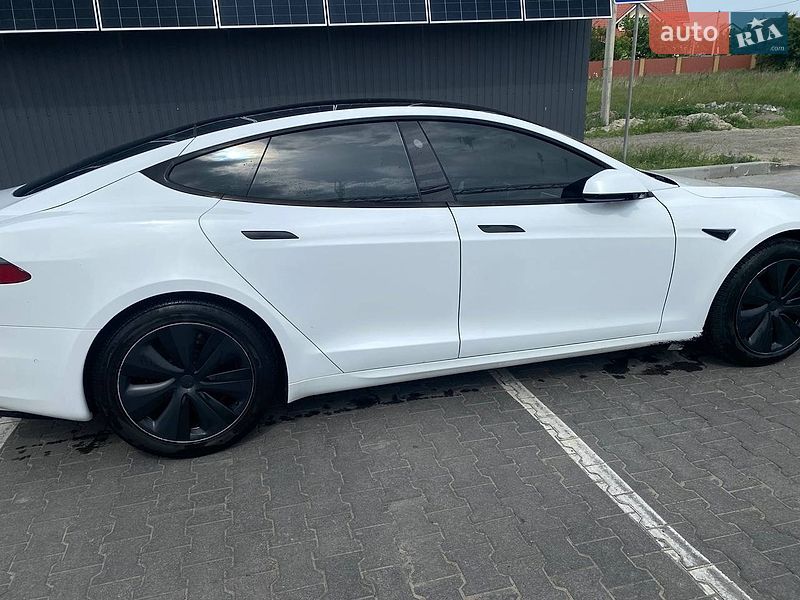 Лифтбек Tesla Model S 2021 в Киеве